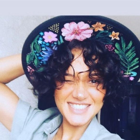 Meet your Posher, Ilona - Picture 1 of 1